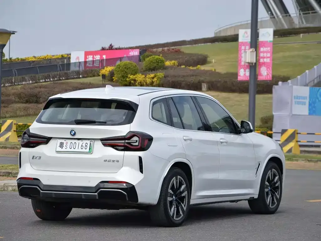 BMW iX3 2025 из CN, фото 6