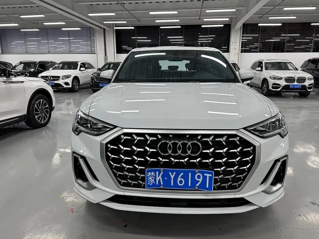 Audi Q3 2024 из CN, фото 2