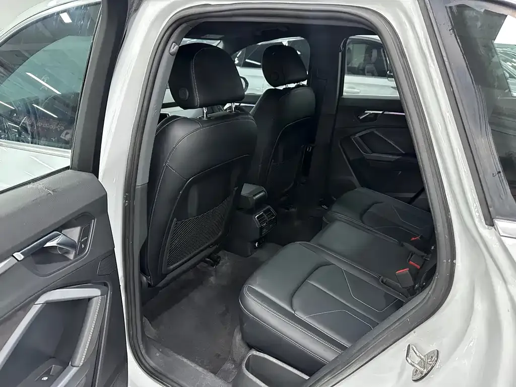 Audi Q3 2024 из CN, фото 5