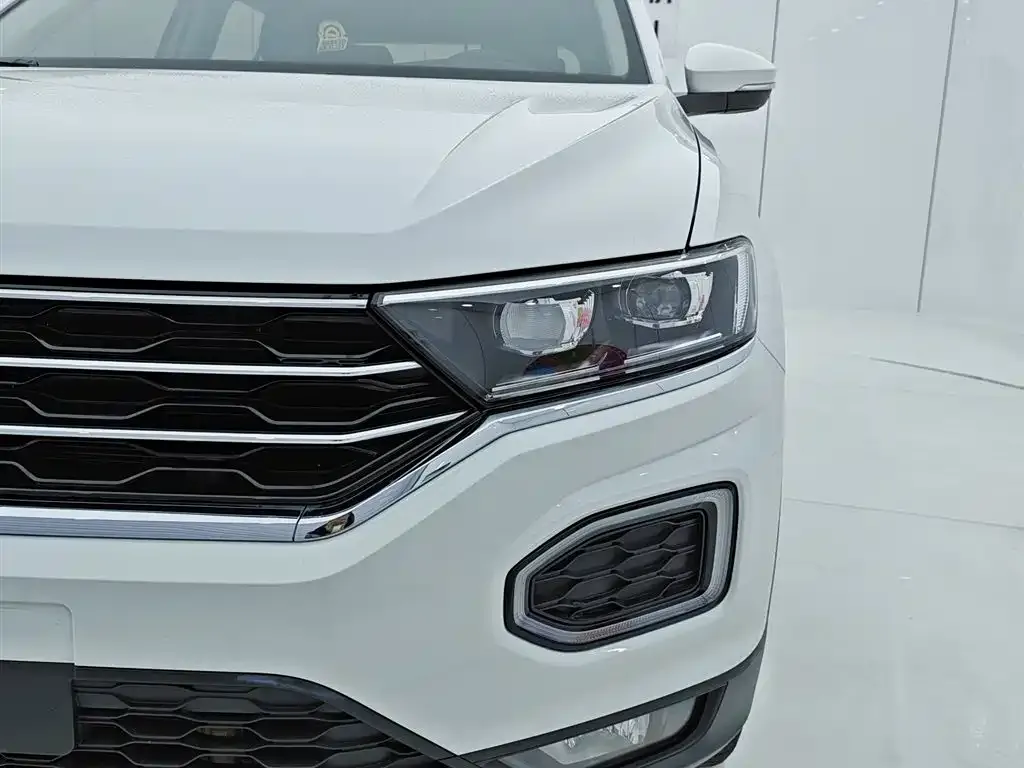 Volkswagen T-Roc — фото 7