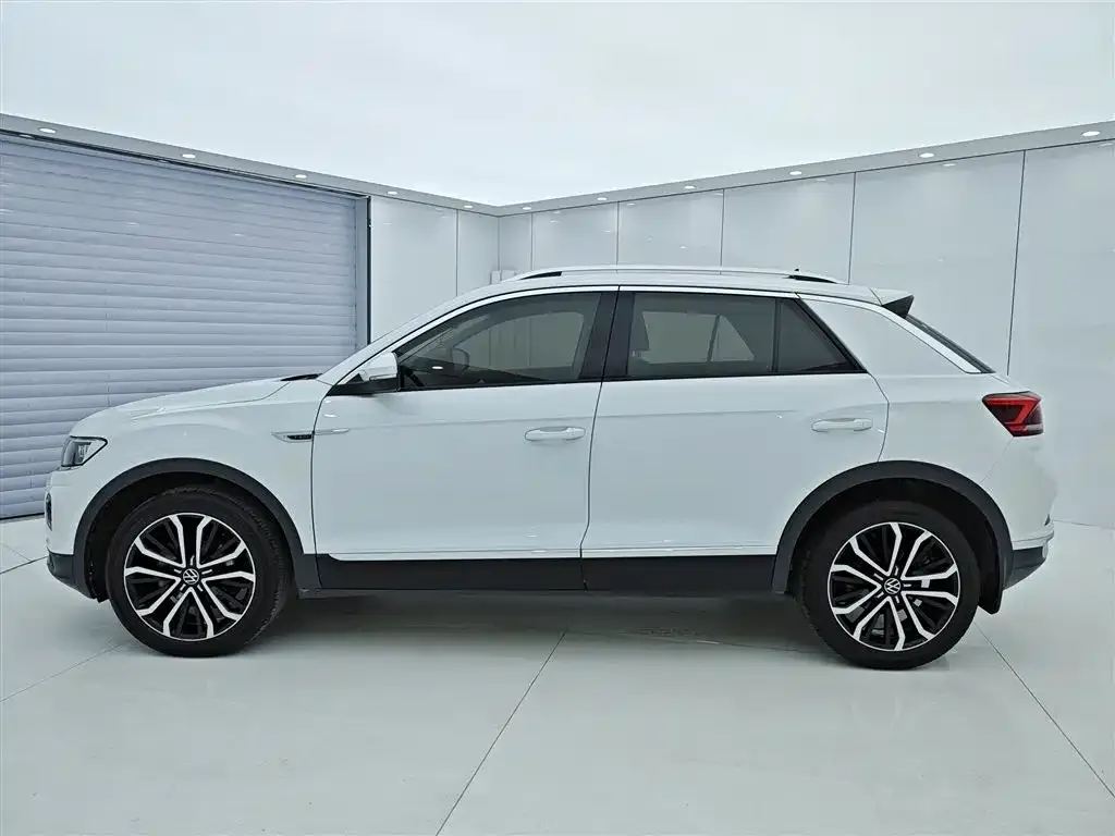 Volkswagen T-Roc — фото 9