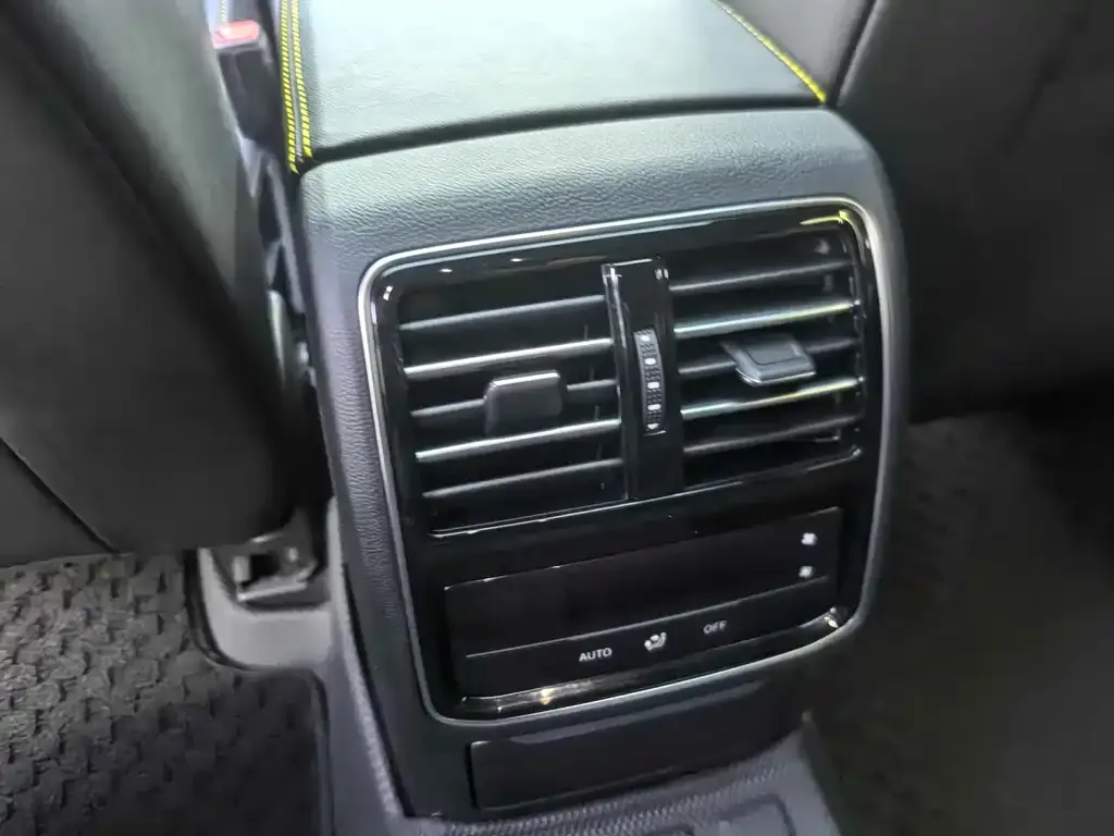 Volkswagen CC 2023 из CN, фото 10