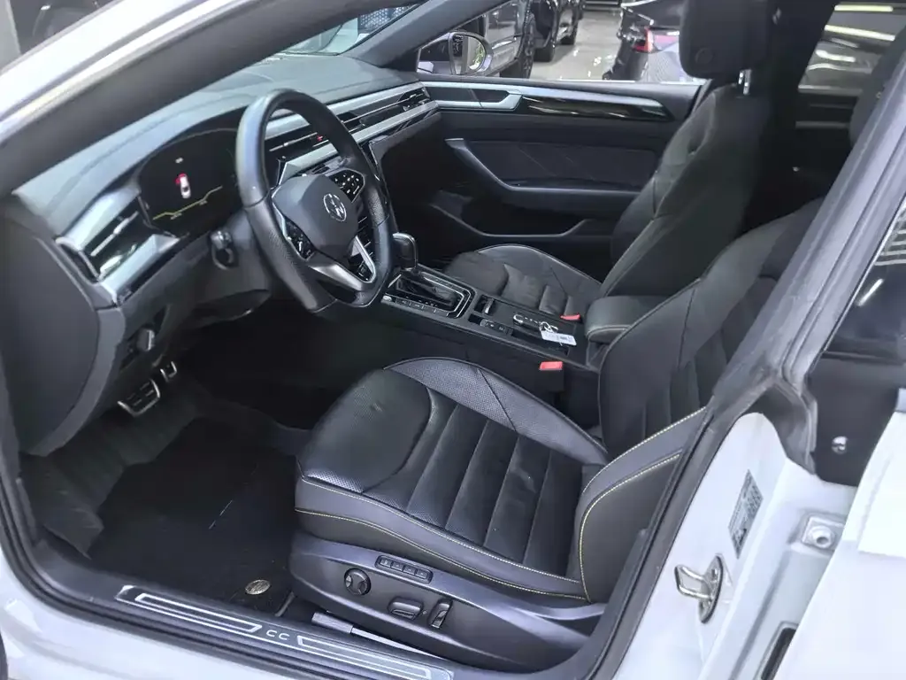 Volkswagen CC 2023 из CN, фото 4