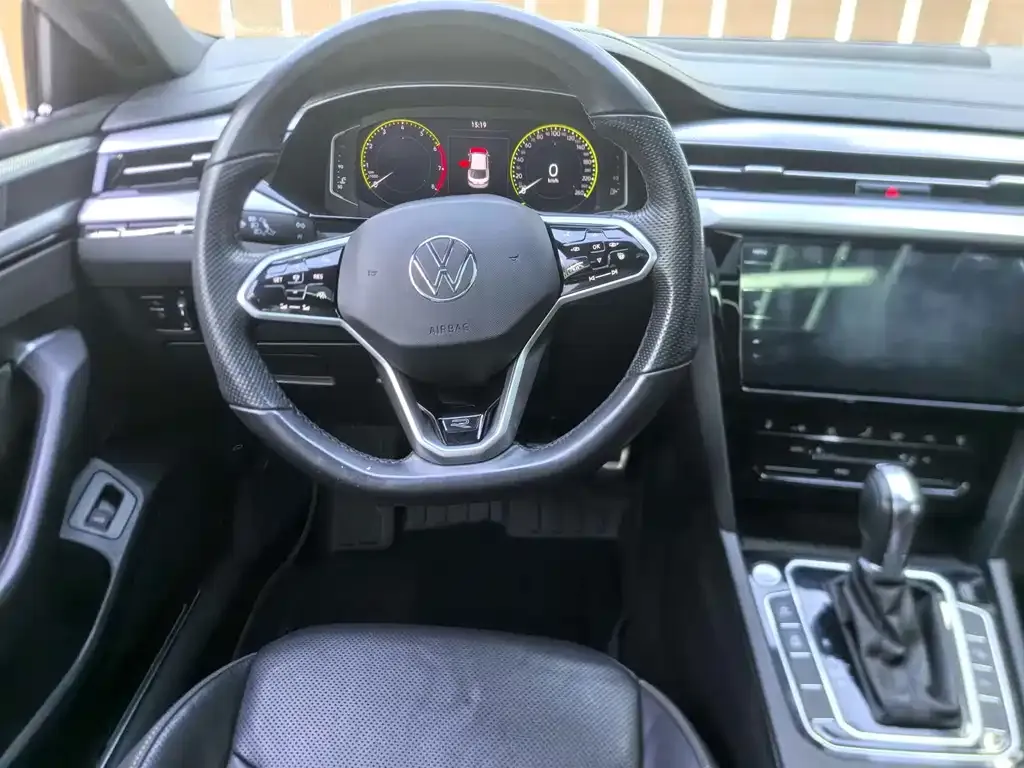 Volkswagen CC 2023 из CN, фото 8