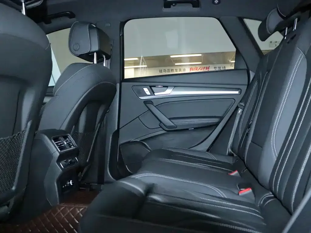 Audi Q5L 2023 из CN, фото 8