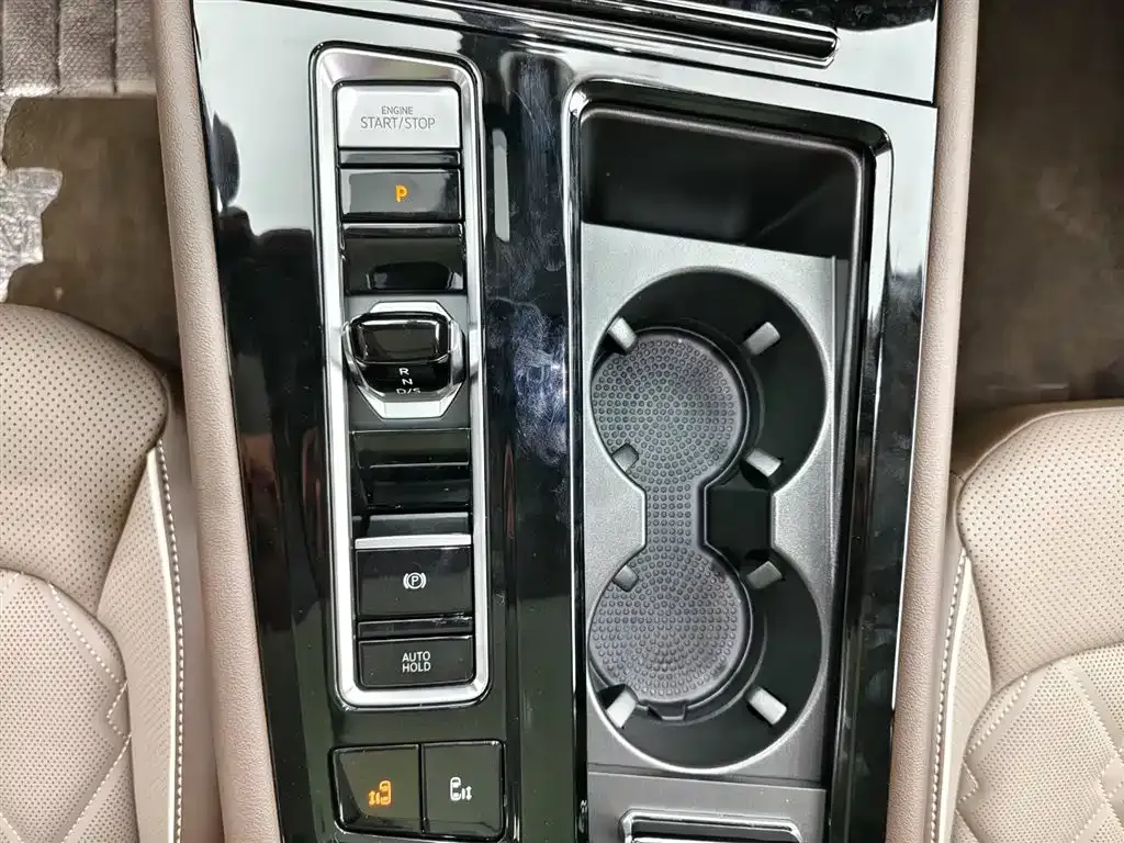 Volkswagen Viloran 2024 из CN, фото 8