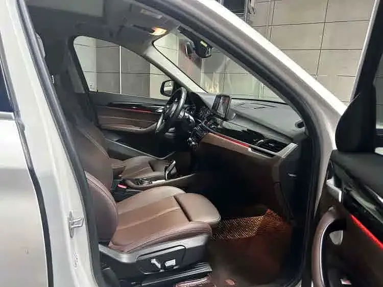 BMW X1 2021 из CN, фото 6