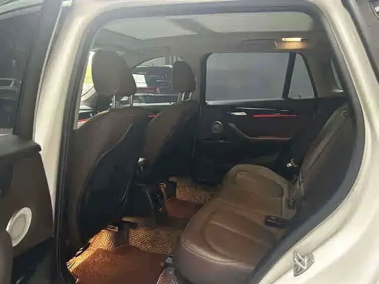 BMW X1 2021 из CN, фото 9