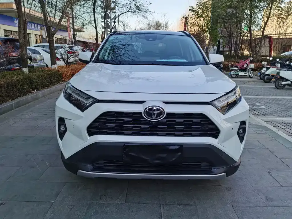 Toyota RAV4 — фото 2