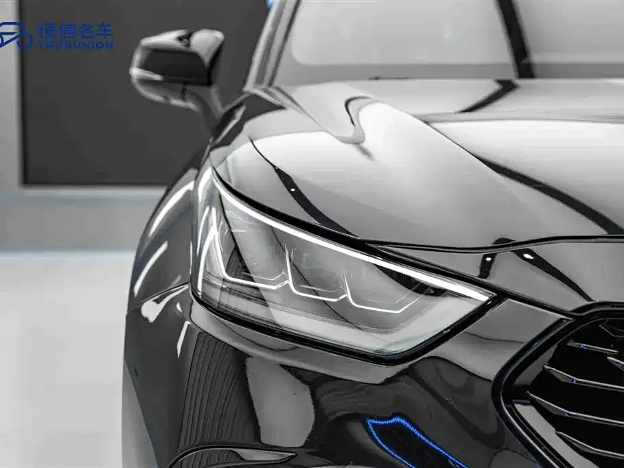 Toyota Crown Kluger 2022 из CN, фото 10