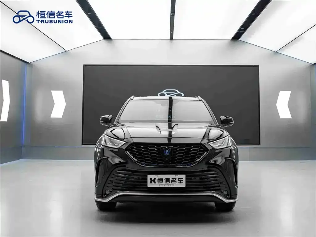Toyota Crown Kluger 2022 из CN, фото 2