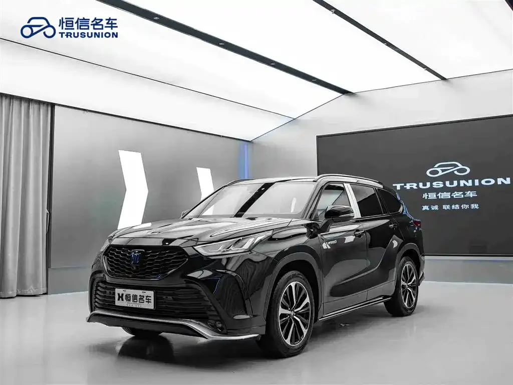 Toyota Crown Kluger 2022 из CN, фото 3