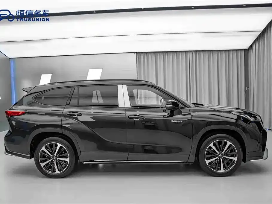 Toyota Crown Kluger 2022 из CN, фото 4