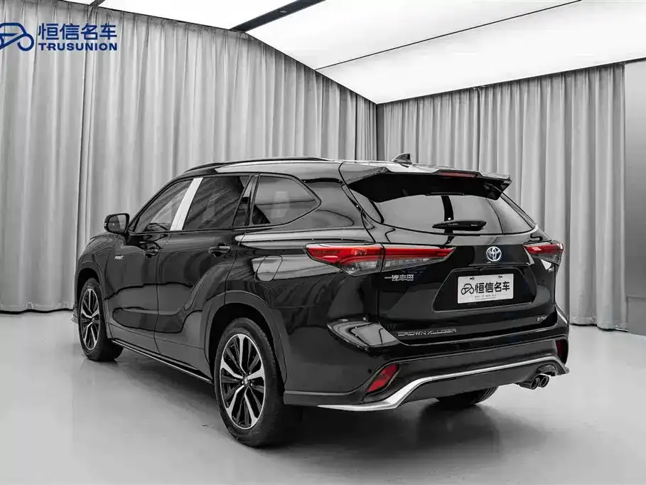 Toyota Crown Kluger 2022 из CN, фото 8
