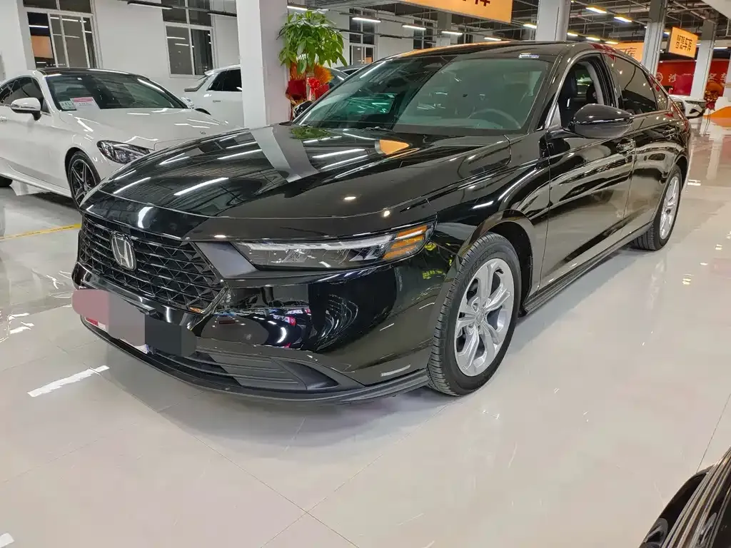 Honda Accord — фото 1