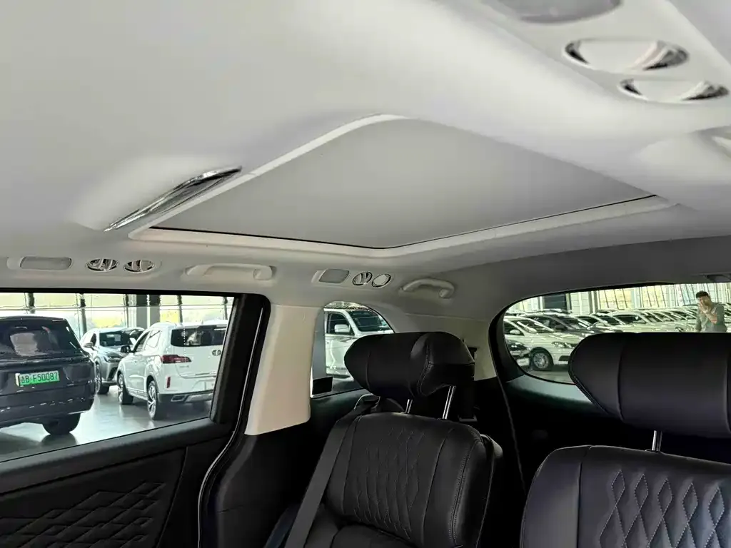Honda Elysion 2025 из CN, фото 7