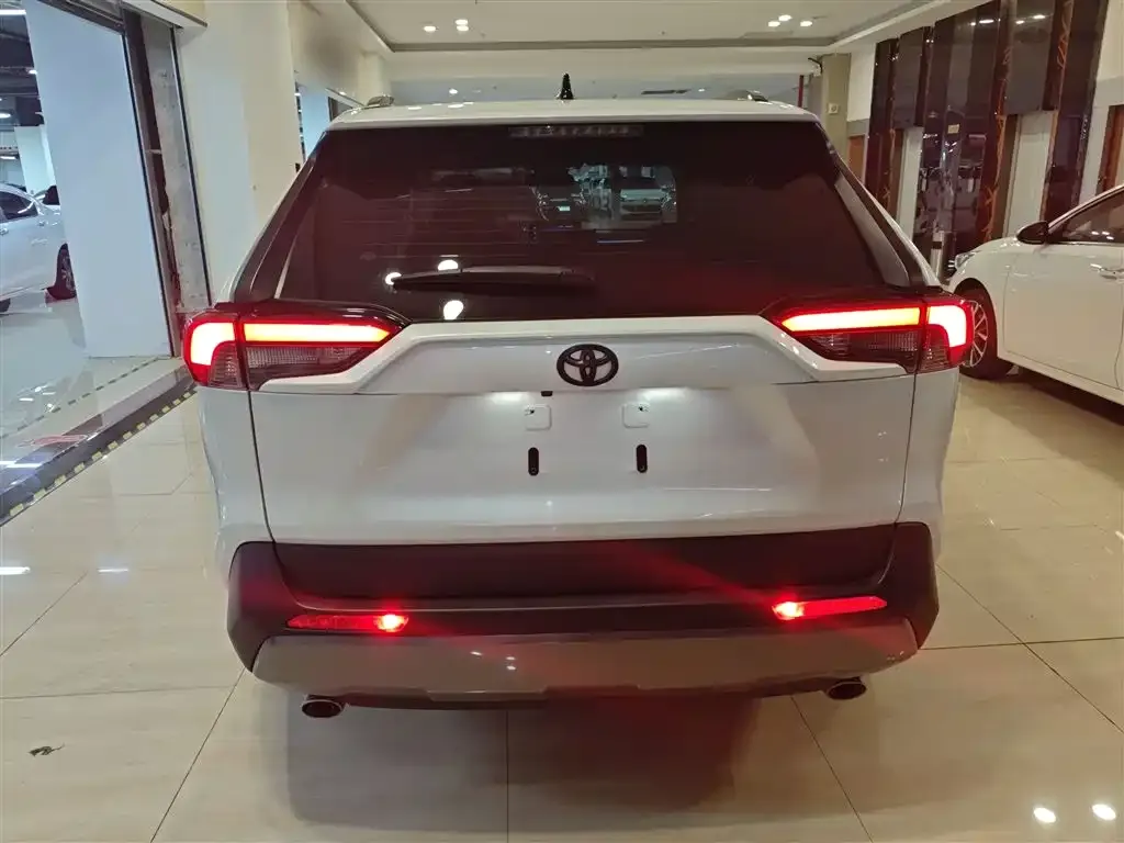 Toyota RAV4 2022 из CN, фото 6