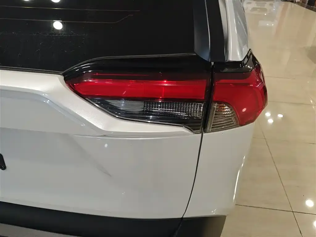 Toyota RAV4 2022 из CN, фото 8