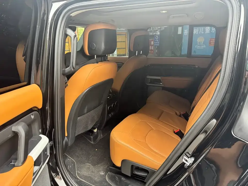 Land Rover Defender 2023 из CN, фото 4