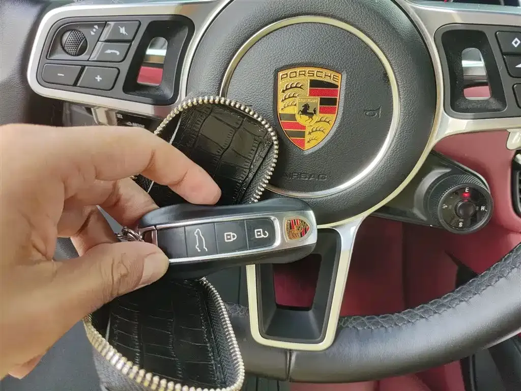 Porsche Cayenne Hybrid 2021 из CN, фото 10