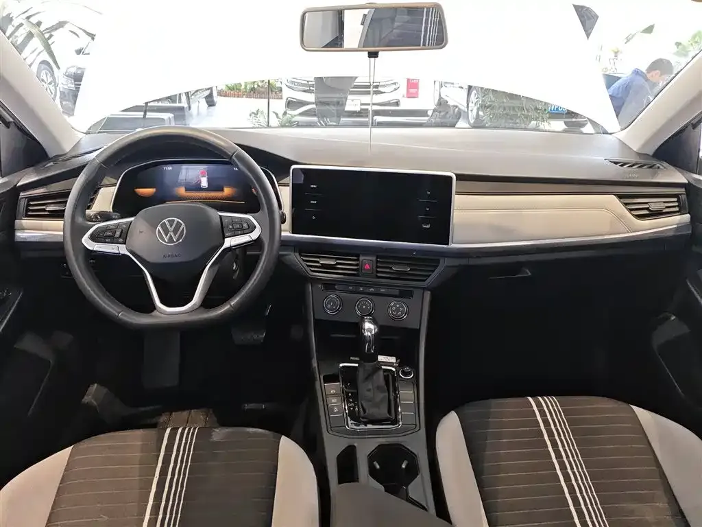 Volkswagen Bora 2023 из CN, фото 10