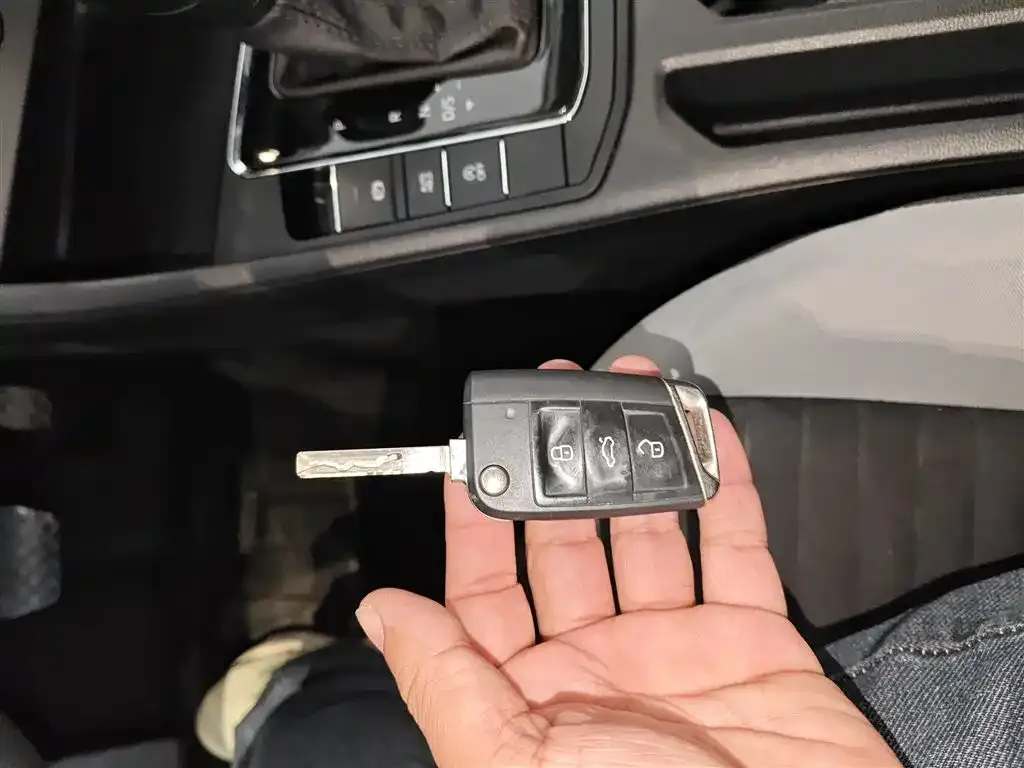 Volkswagen Bora 2023 из CN, фото 9