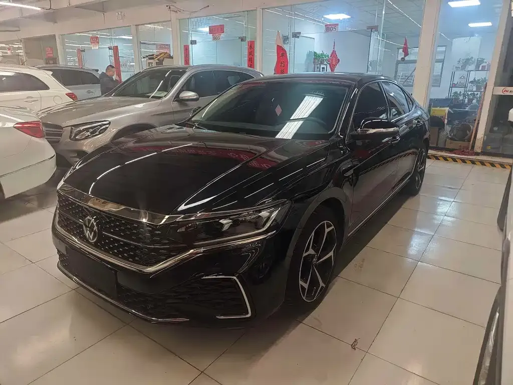 Volkswagen Passat 2023 из CN, фото 1