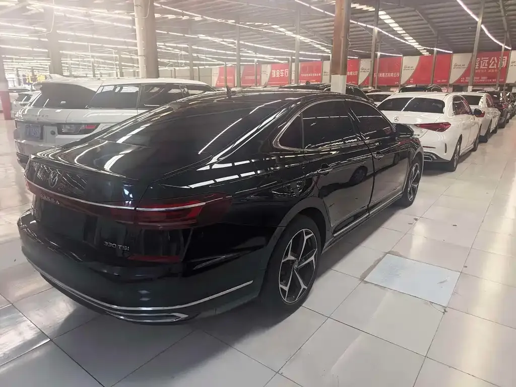 Volkswagen Passat 2023 из CN, фото 10