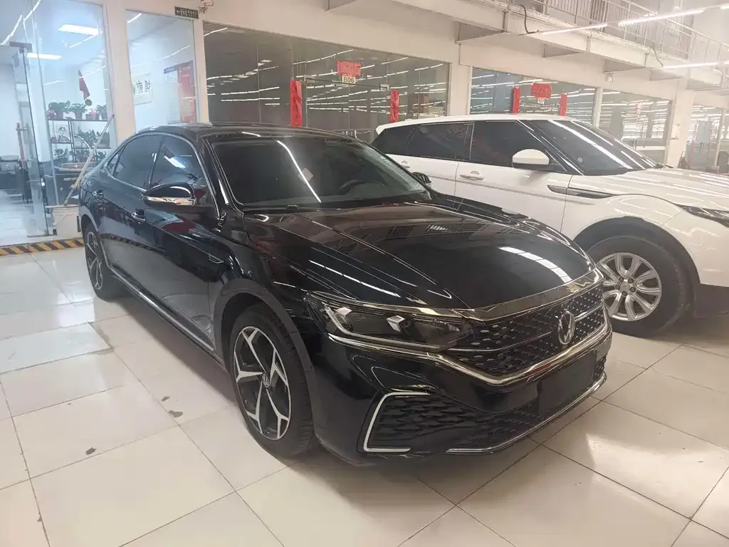 Volkswagen Passat 2023 из CN, фото 2