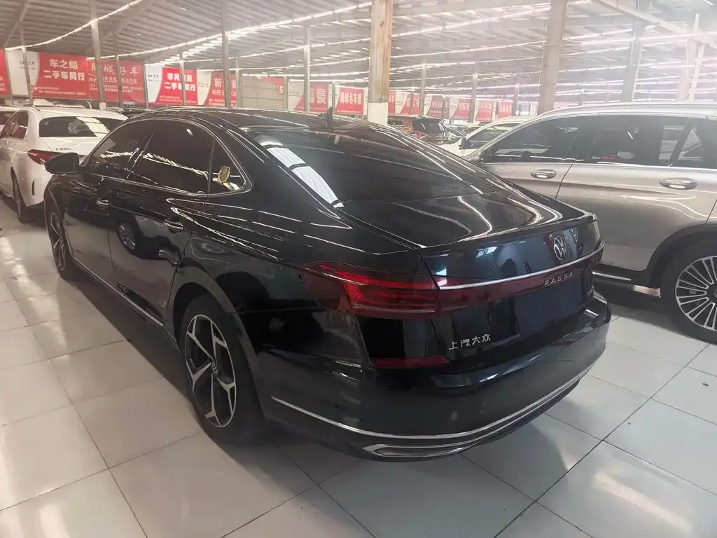 Volkswagen Passat 2023 из CN, фото 9