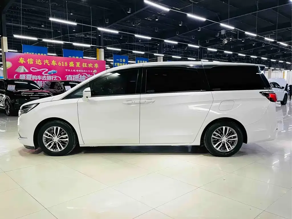 Buick GL8 2022 из CN, фото 5