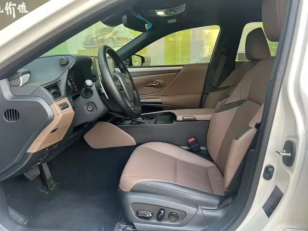 Lexus ES 2025 из CN, фото 6