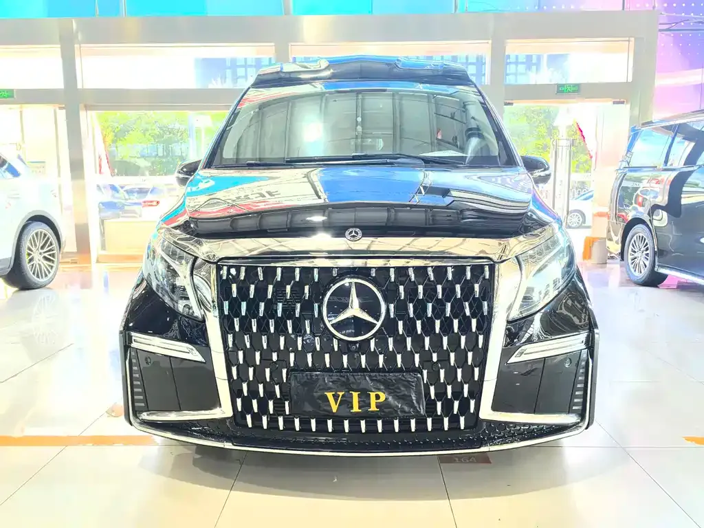 Mercedes-Benz V-Class 2024 из CN, фото 2