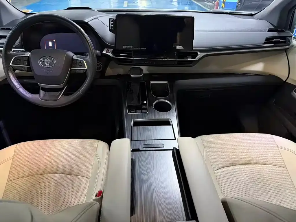 Toyota Granvia 2024 из CN, фото 4