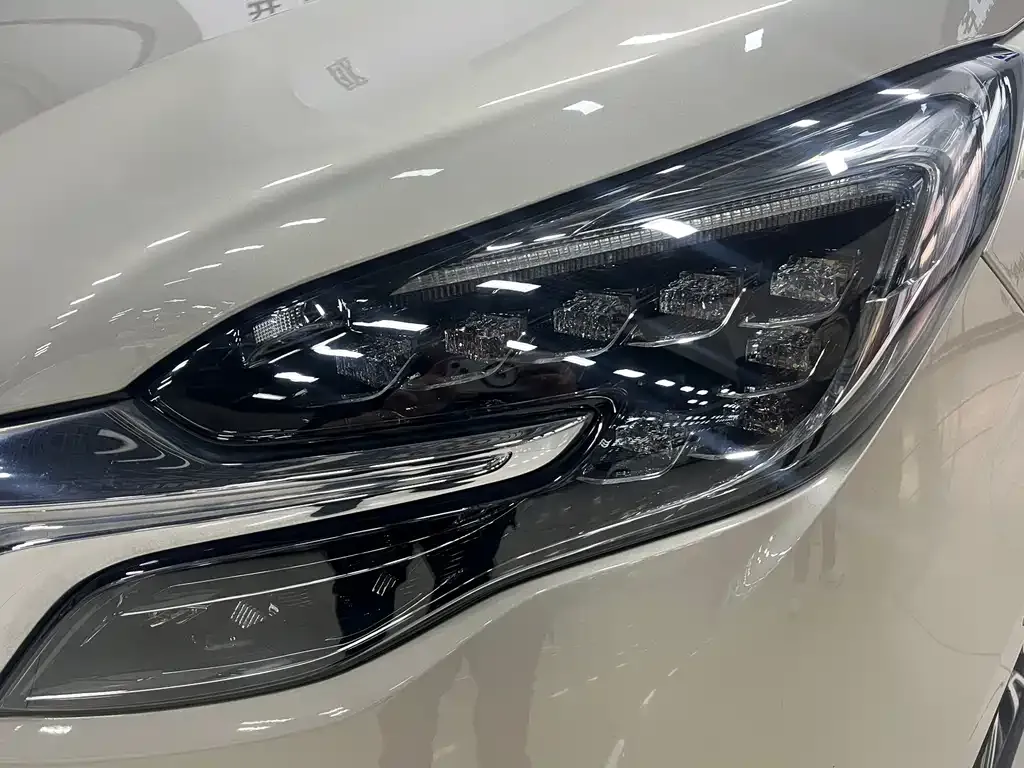 Buick GL8 2022 из CN, фото 2