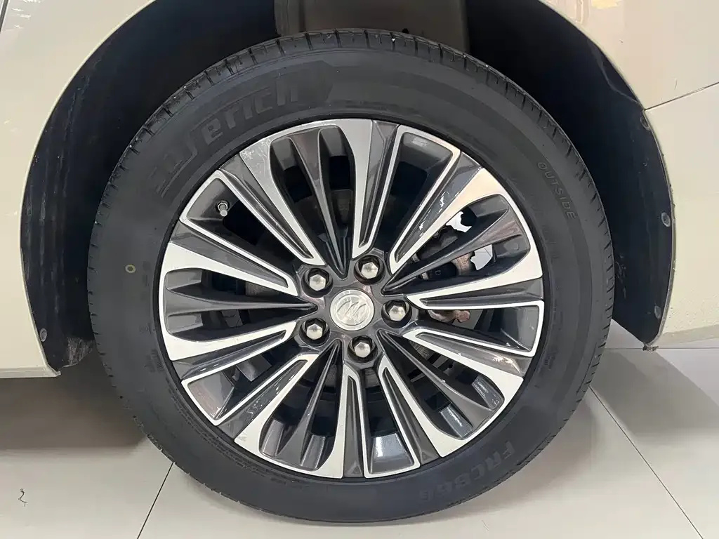 Buick GL8 2022 из CN, фото 3