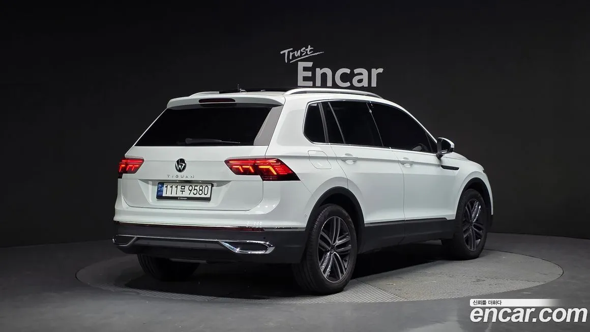 Volkswagen Tiguan — фото 2