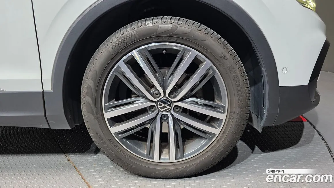 Volkswagen Tiguan — фото 5