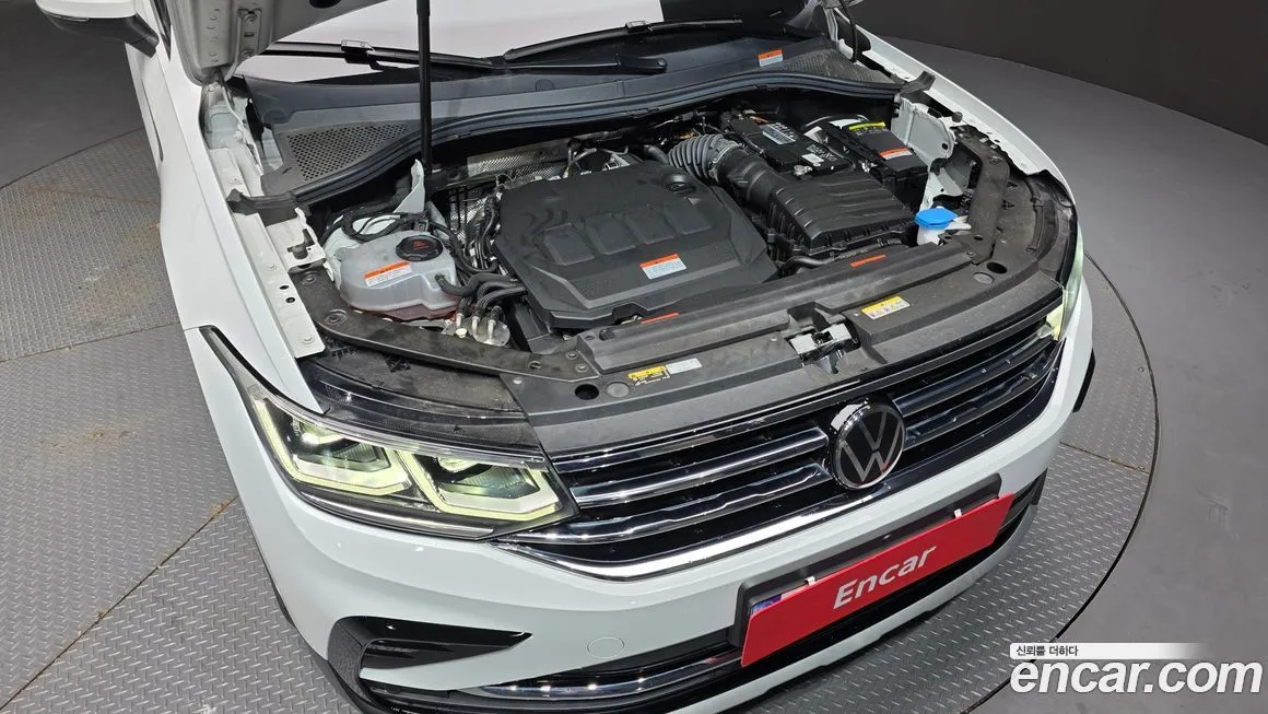 Volkswagen Tiguan — фото 6