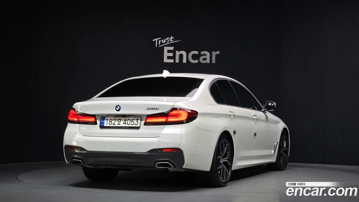 BMW 5-Series 2021 из KR, фото 2