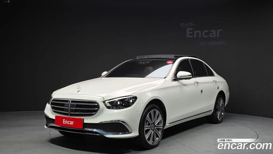Mercedes-Benz E-Class — фото 1