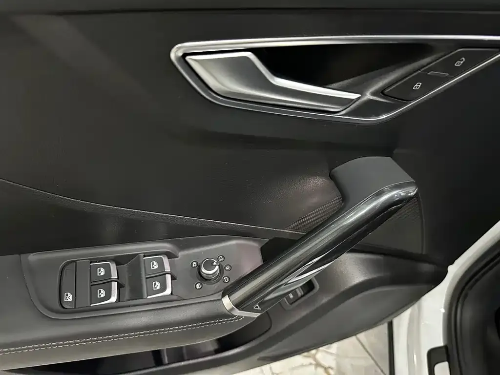 Audi Q2L 2021 из CN, фото 8