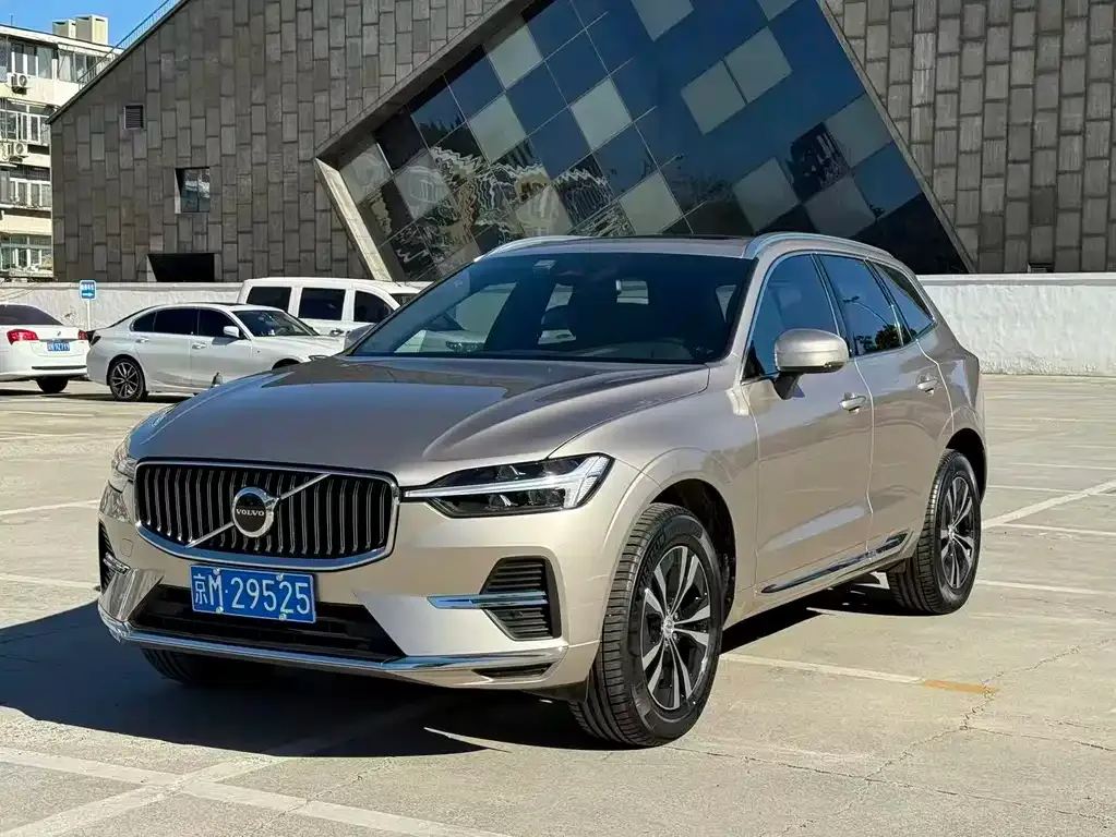 Volvo XC60 2023 из CN, фото 1