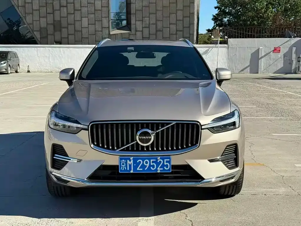 Volvo XC60 2023 из CN, фото 2