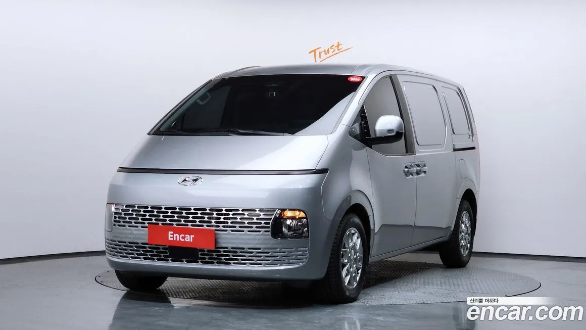 Hyundai Staria — фото 1