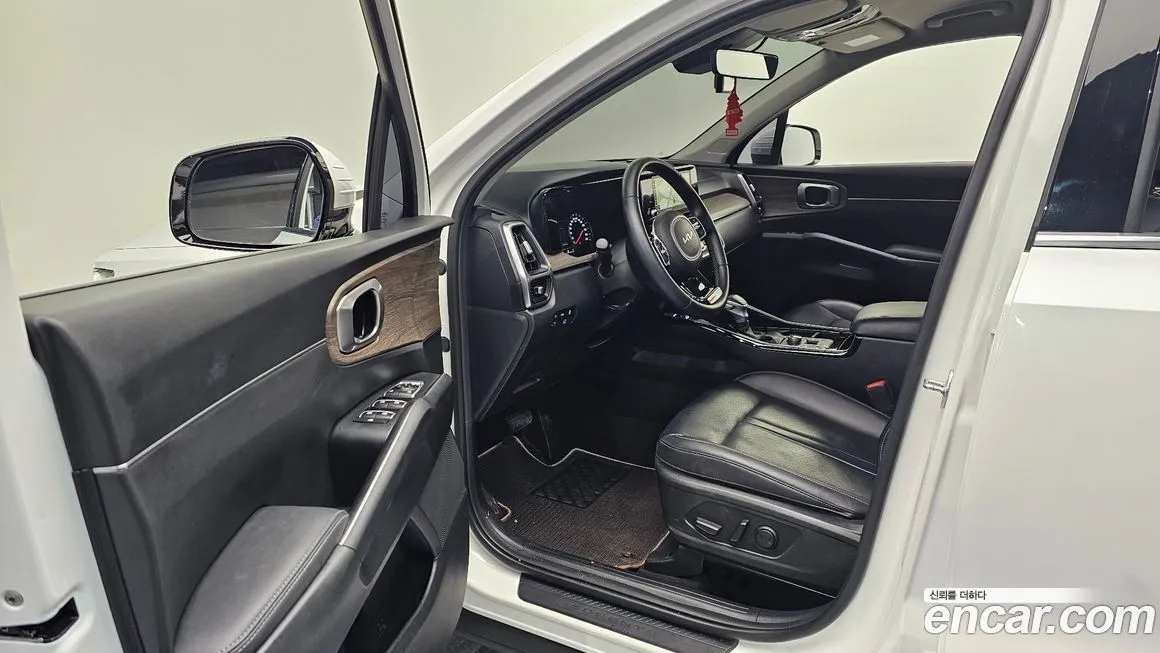 Kia Sorento — фото 10