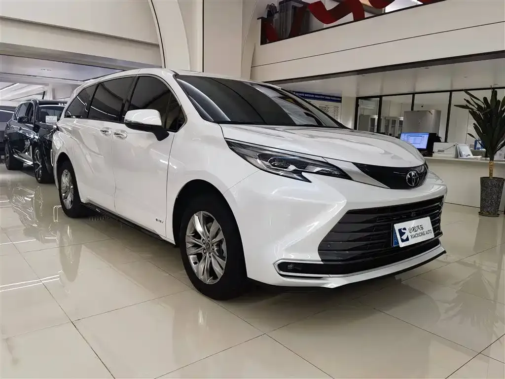 Toyota Sienna 2025 из CN, фото 3