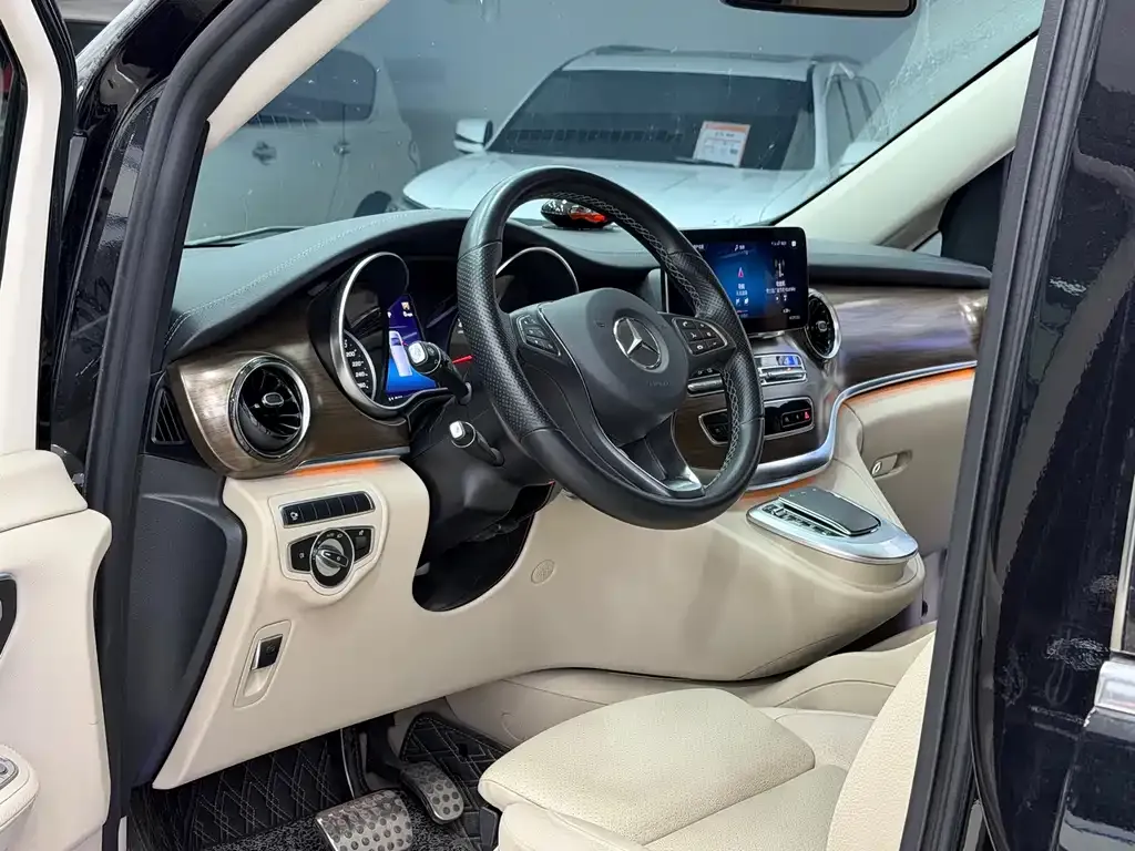 Mercedes-Benz V-Class 2023 из CN, фото 4