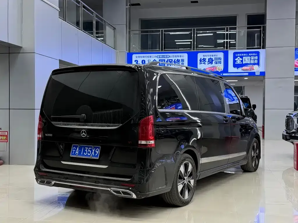 Mercedes-Benz V-Class 2023 из CN, фото 9