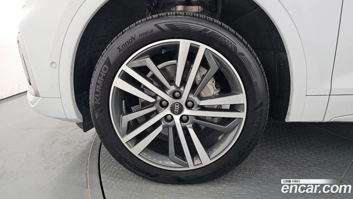 Audi Q5 2021 из KR, фото 5